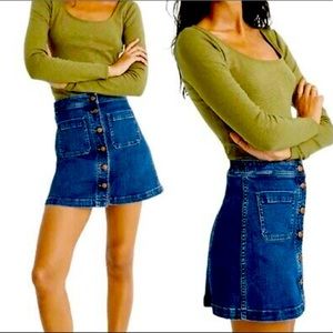 Madewell Stretch Denim A-Line Mini Skirt Size 4 w/ Retro Stitched Pockets